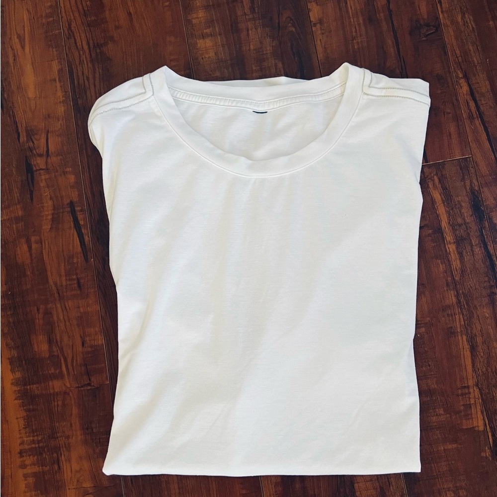 Vuori Current Tech Tee - image 4
